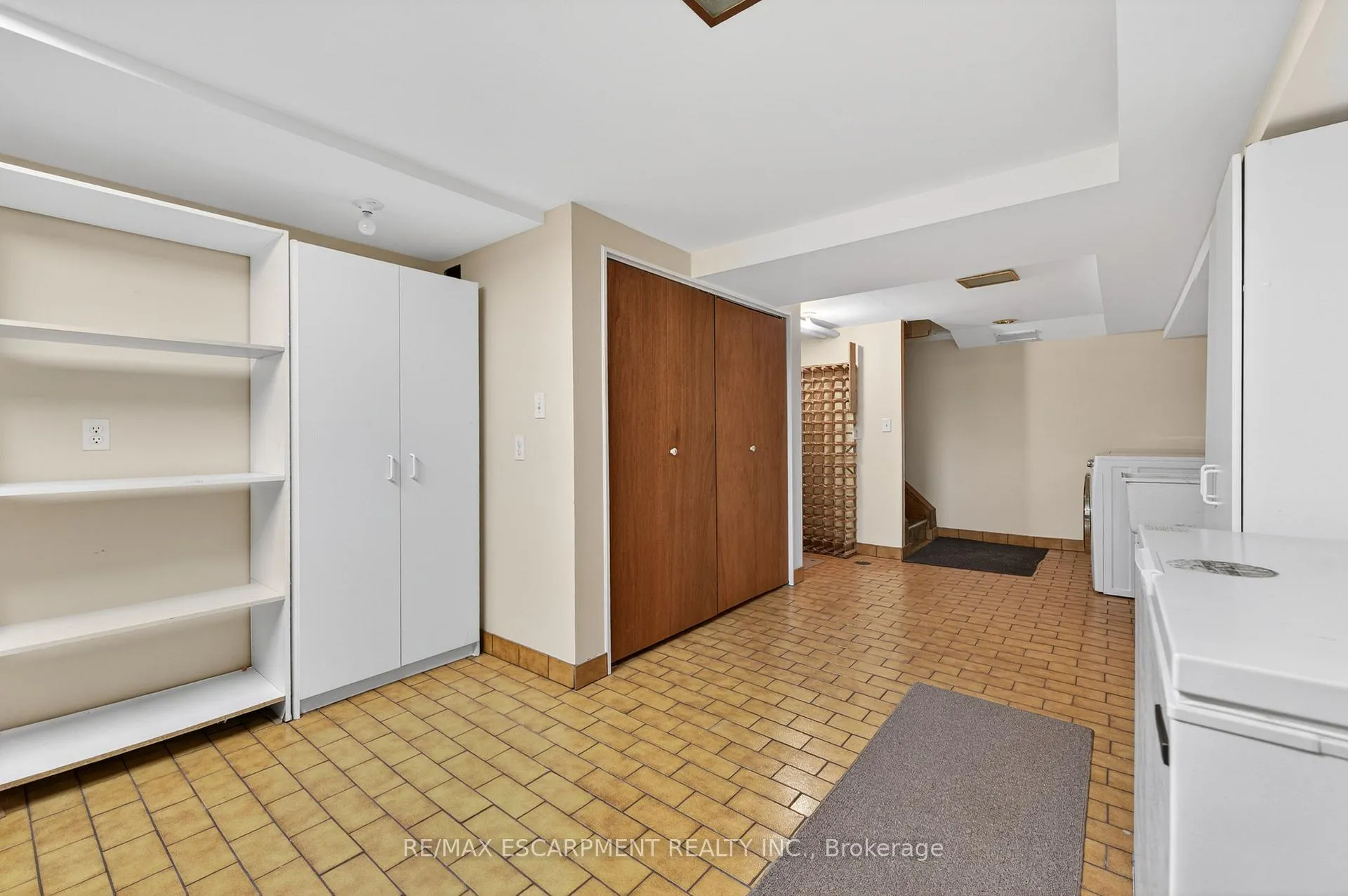 Photo 37 of 2317 Lakeshore Road, Burlington, Brant — HOMEH