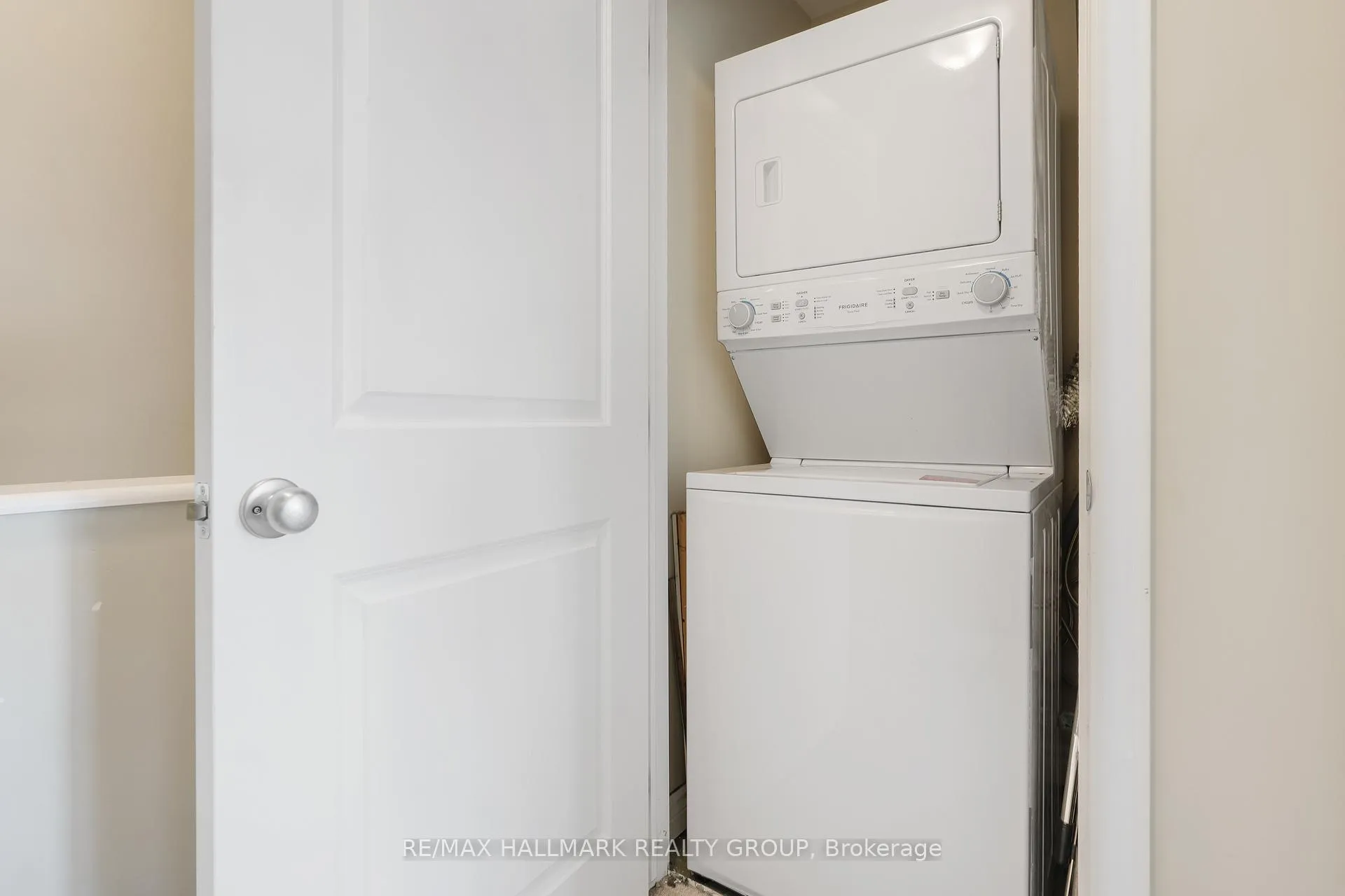 Photo 22 of 763 Chapman Mills Drive, Ottawa, Barrhaven - Strandherd — HOMEH