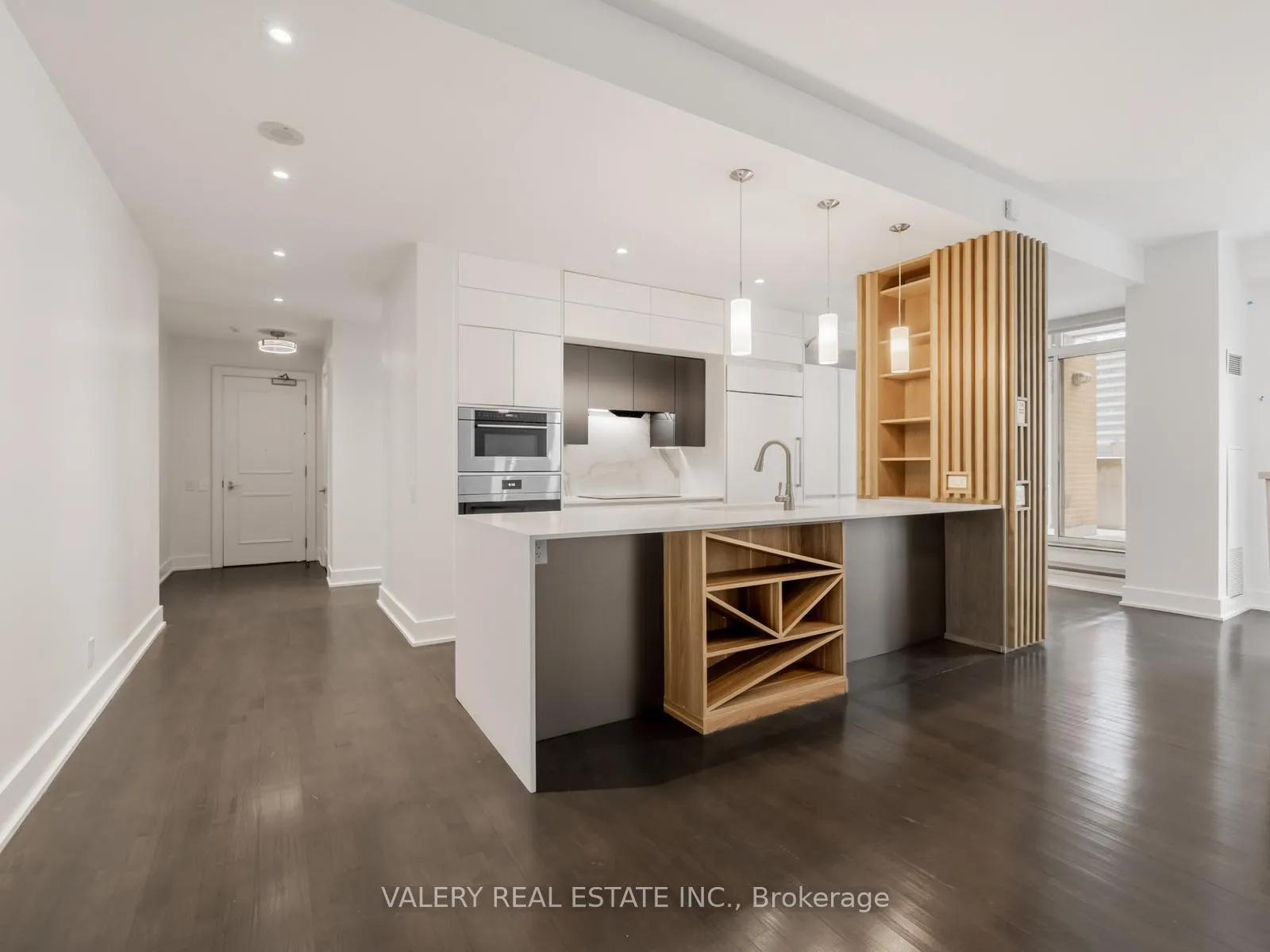 Front of Unit 14D, 61 Yorkville Avenue