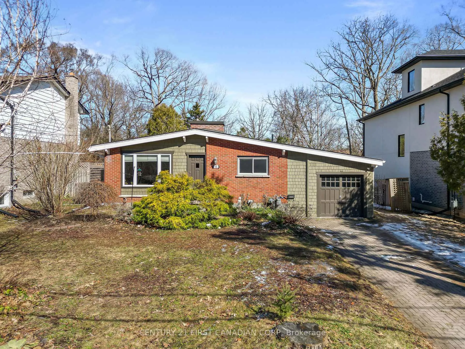 Front of 381 Hyde Park Road