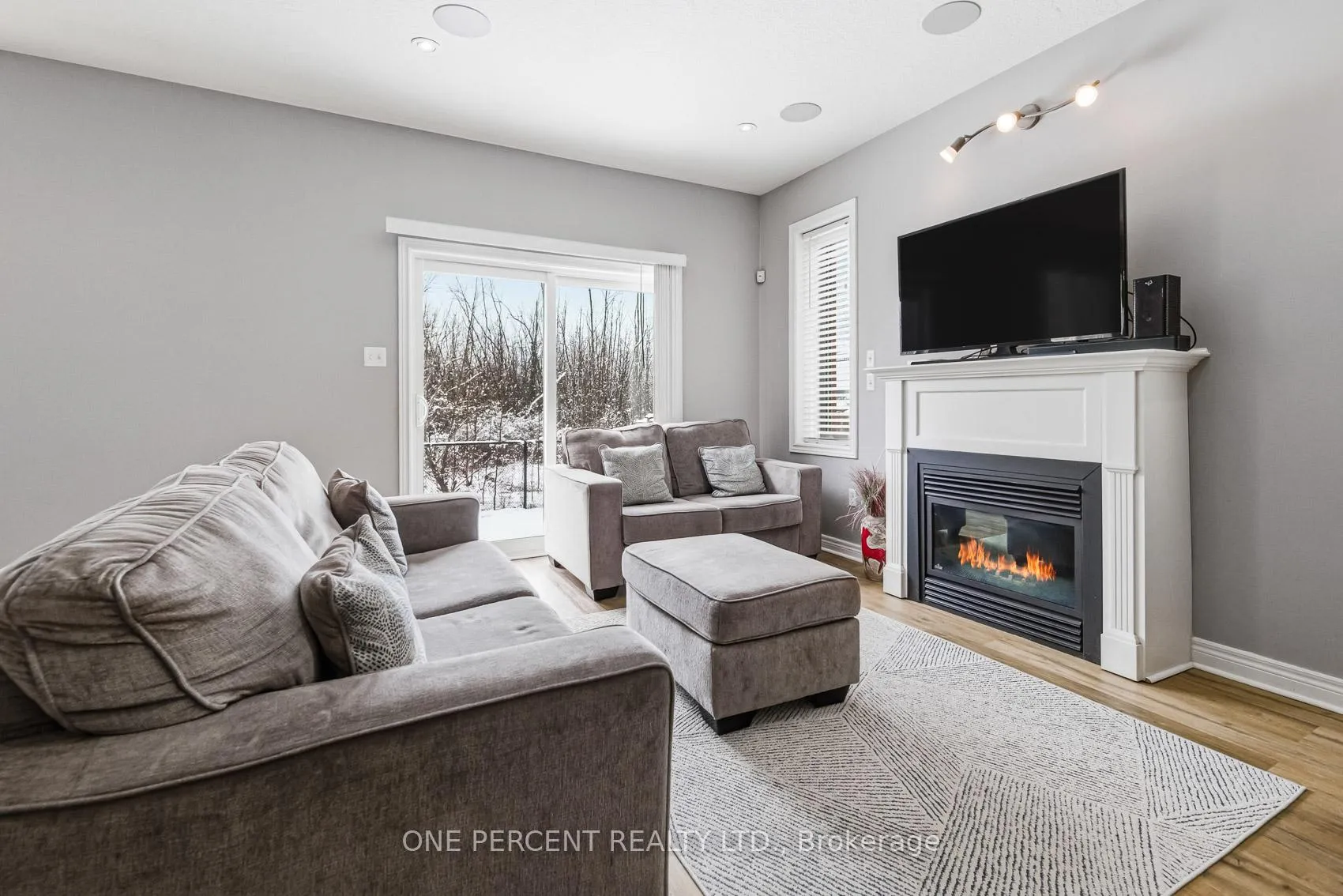 Photo 8 of 70 Galileo Drive, Hamilton, Lakeshore — HOMEH