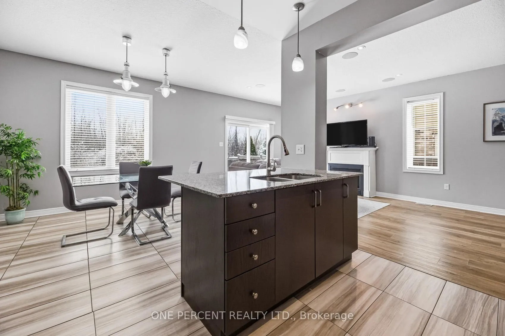 Photo 10 of 70 Galileo Drive, Hamilton, Lakeshore — HOMEH