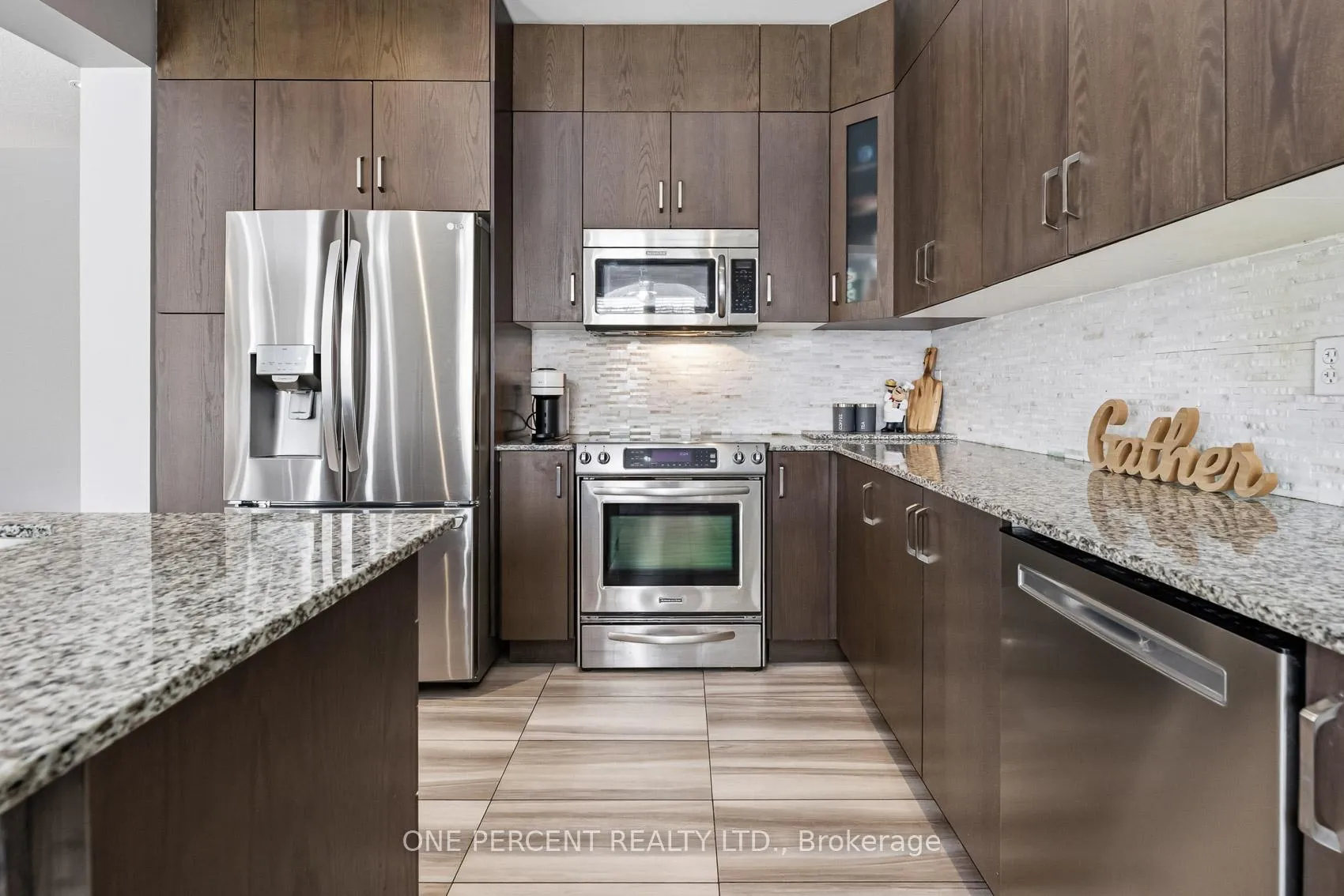 Photo 11 of 70 Galileo Drive, Hamilton, Lakeshore — HOMEH