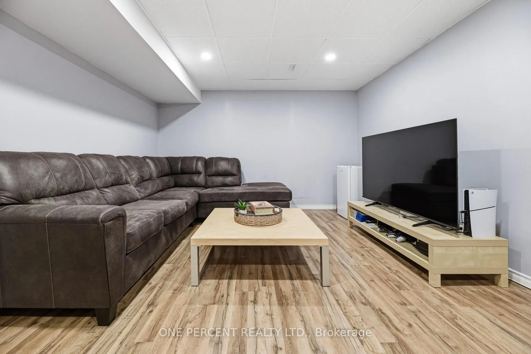 Photo 28 of 70 Galileo Drive, Hamilton, Lakeshore — HOMEH