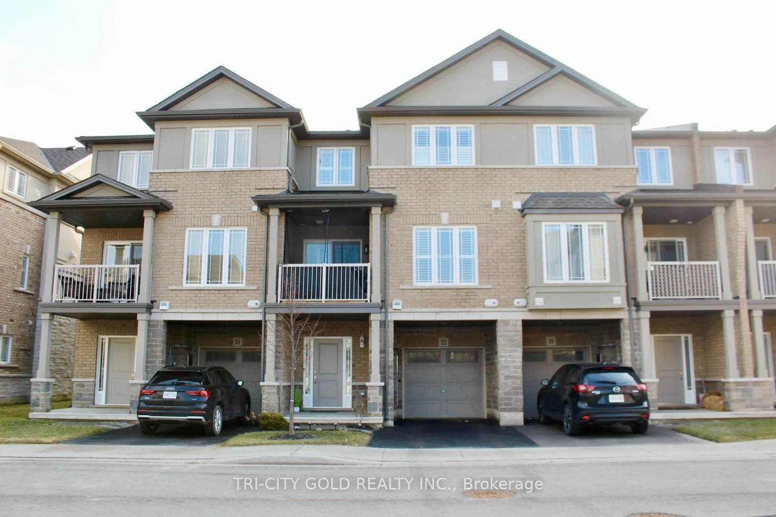 Photo 1 of 22 Waterlily Way, Hamilton, Stoney Creek — HOMEH