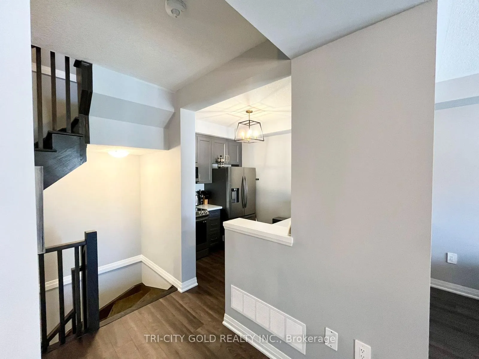 Photo 7 of 22 Waterlily Way, Hamilton, Stoney Creek — HOMEH