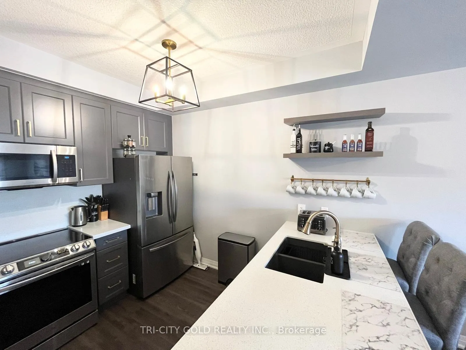 Photo 8 of 22 Waterlily Way, Hamilton, Stoney Creek — HOMEH