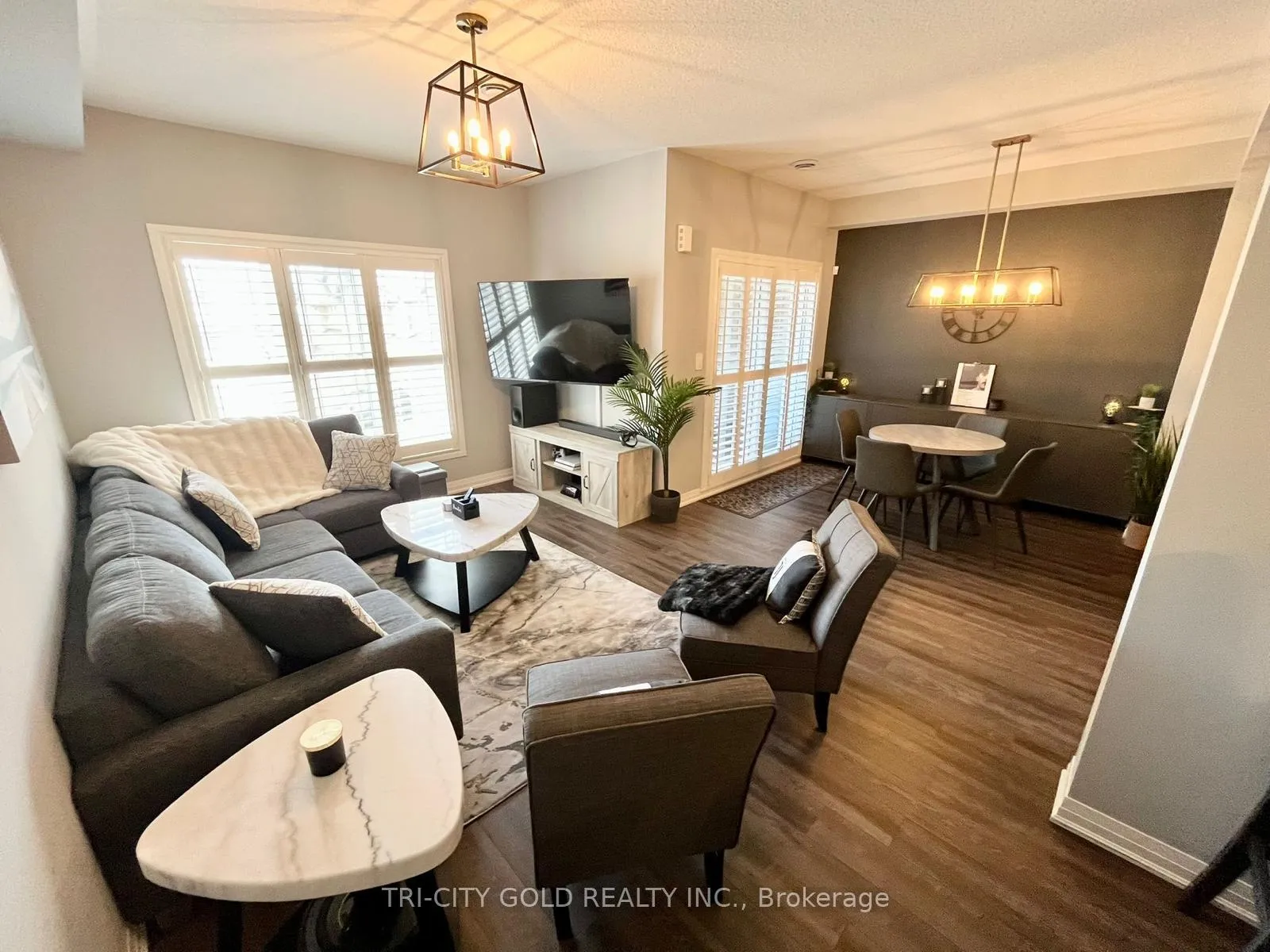 Photo 12 of 22 Waterlily Way, Hamilton, Stoney Creek — HOMEH
