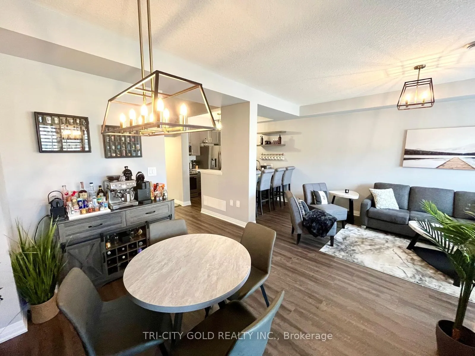 Photo 15 of 22 Waterlily Way, Hamilton, Stoney Creek — HOMEH