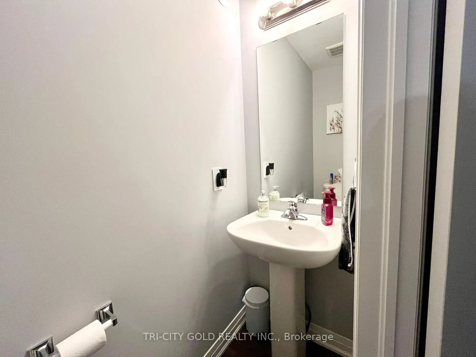 Photo 24 of 22 Waterlily Way, Hamilton, Stoney Creek — HOMEH
