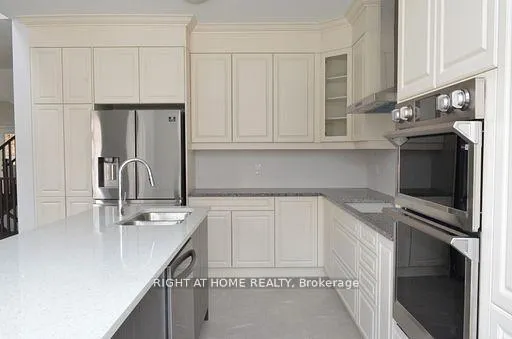 Photo 9 of 65 Jazzberry Road, Brampton, Sandringham-Wellington — HOMEH