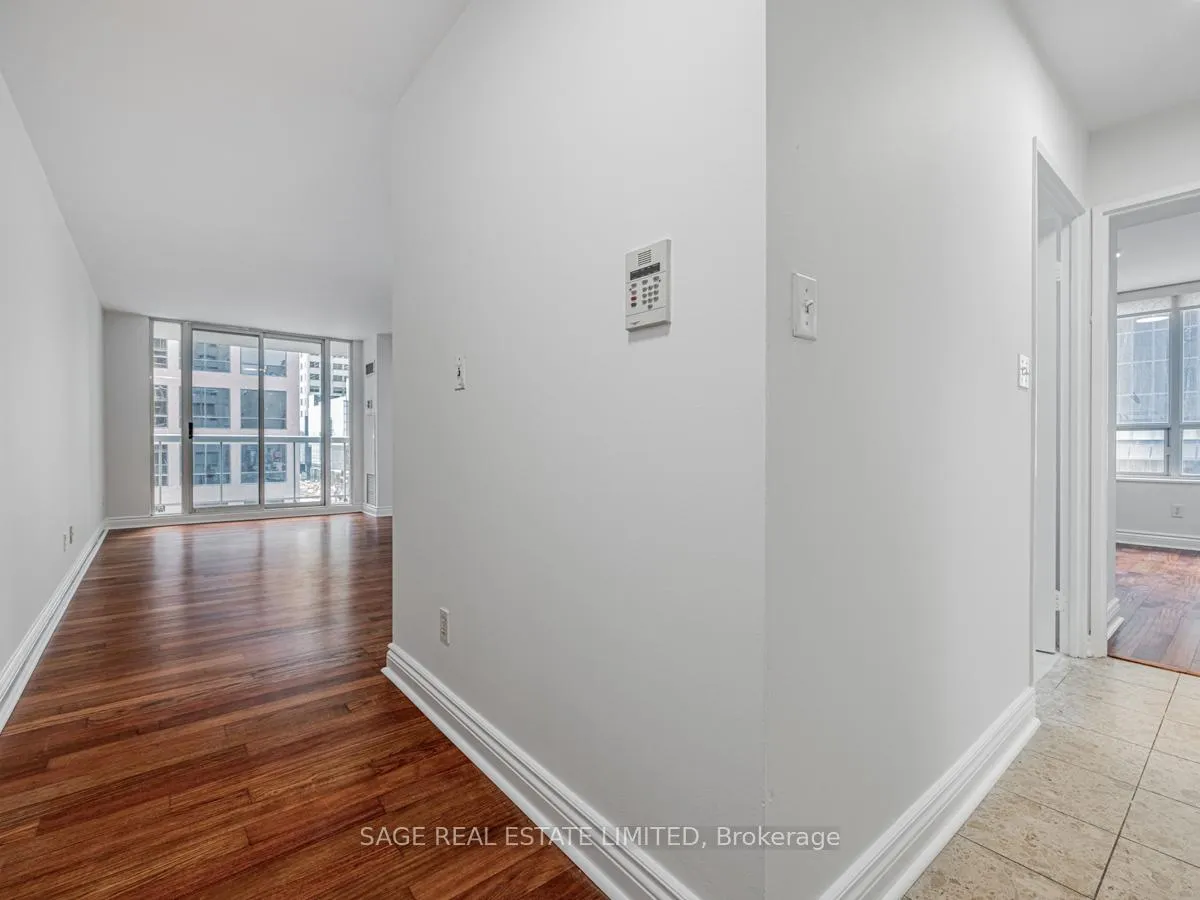 Photo 3 of Unit 503, 43 Eglinton Avenue E, Toronto, Mount Pleasant East — HOMEH