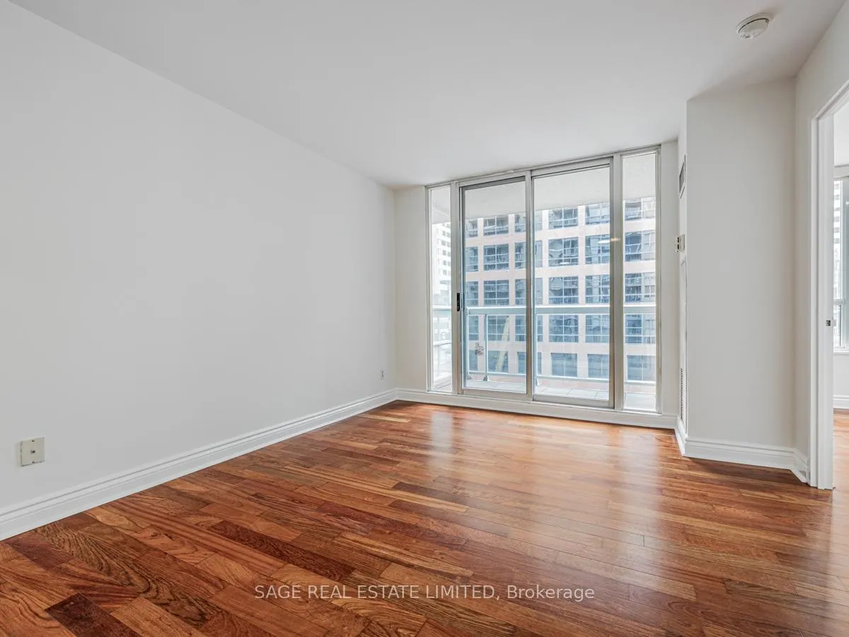 Photo 6 of Unit 503, 43 Eglinton Avenue E, Toronto, Mount Pleasant East — HOMEH