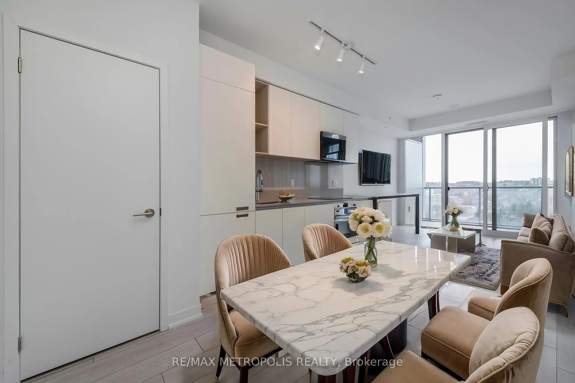 Photo 1 of Unit 1803, 39 Mary Street, Barrie, City Centre — HOMEH