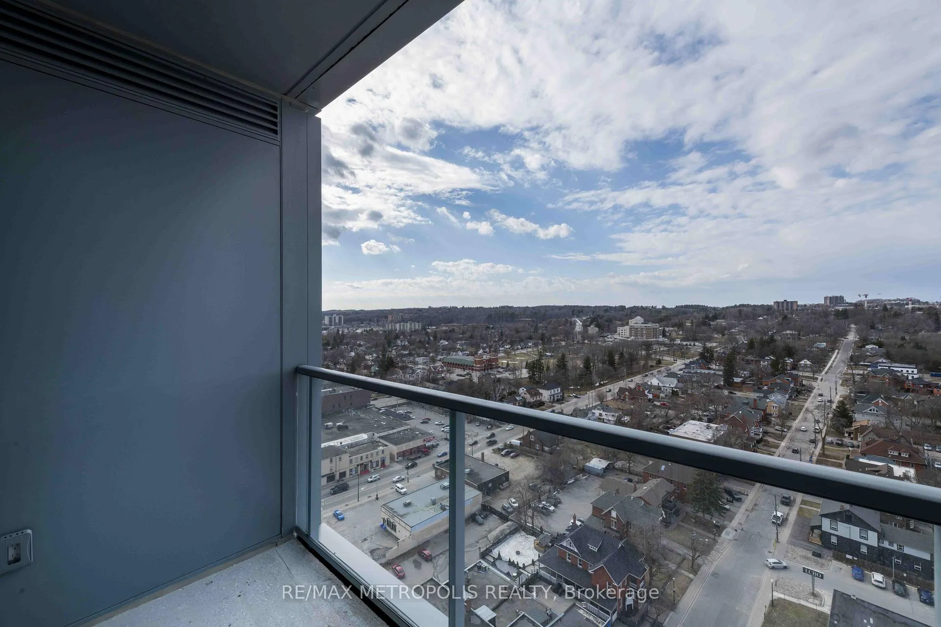 Photo 17 of Unit 1803, 39 Mary Street, Barrie, City Centre — HOMEH