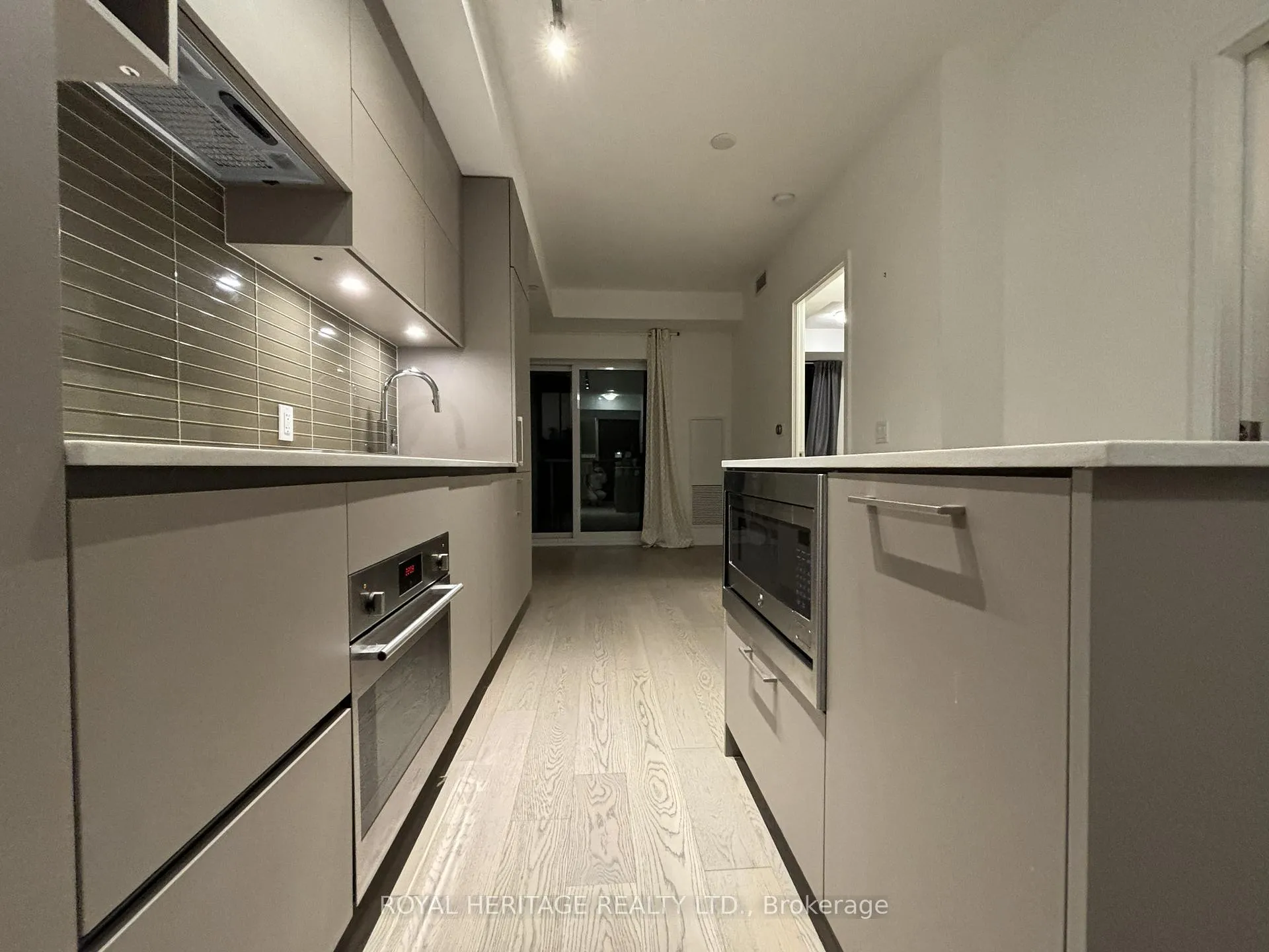 Photo 3 of Unit 4501, 1 Yorkville Avenue, Toronto, The Annex — HOMEH