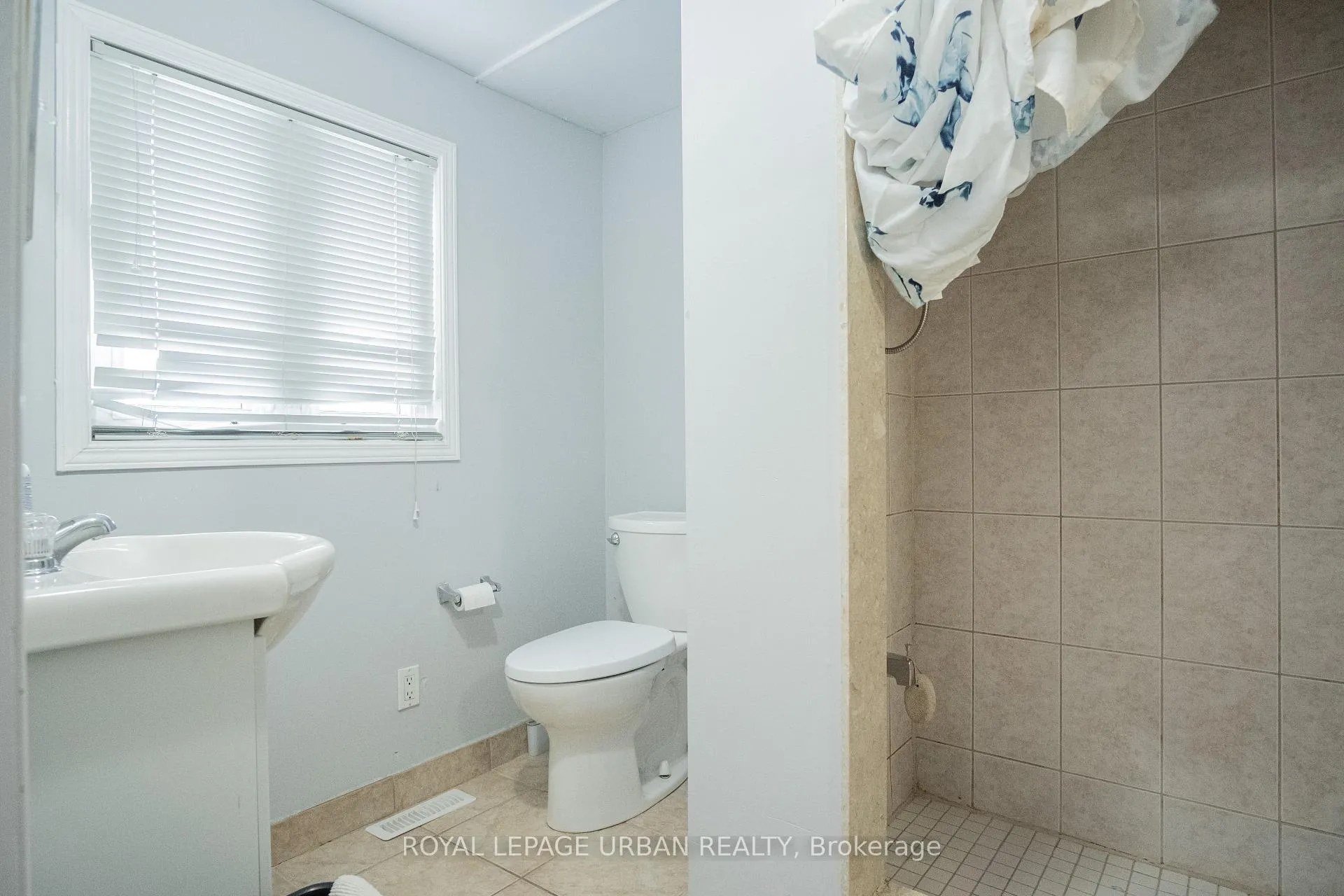 Photo 15 of 58 Ascot Avenue, Toronto, Corso Italia-Davenport — HOMEH