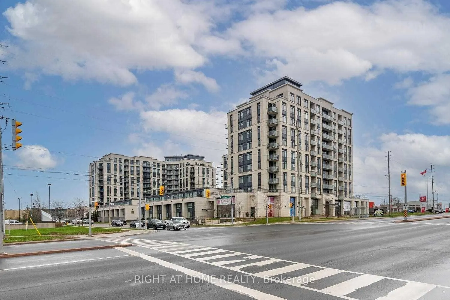 Photo 1 of Unit 305, 24 Woodstream Boulevard, Vaughan, Vaughan Grove — HOMEH