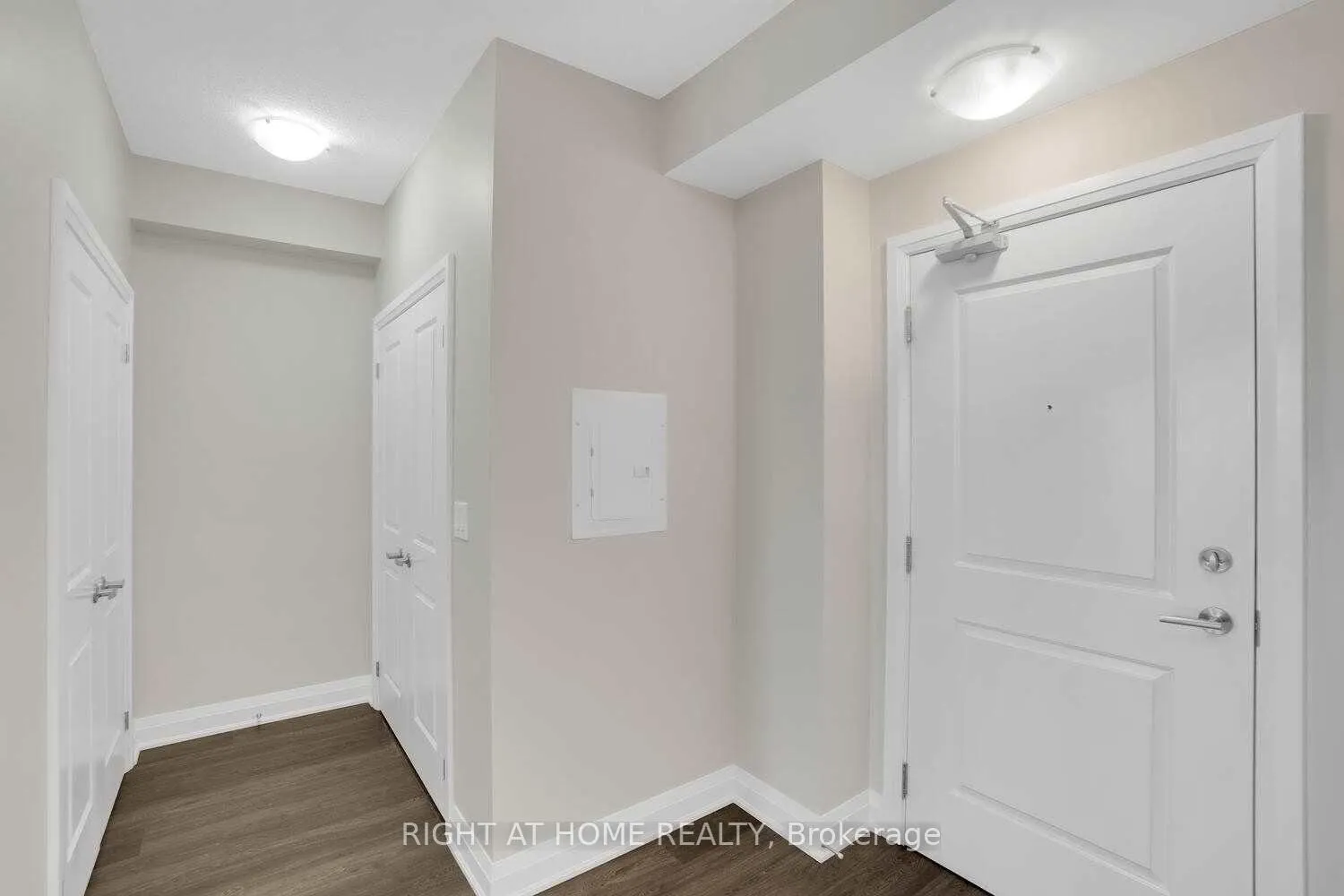 Photo 7 of Unit 305, 24 Woodstream Boulevard, Vaughan, Vaughan Grove — HOMEH