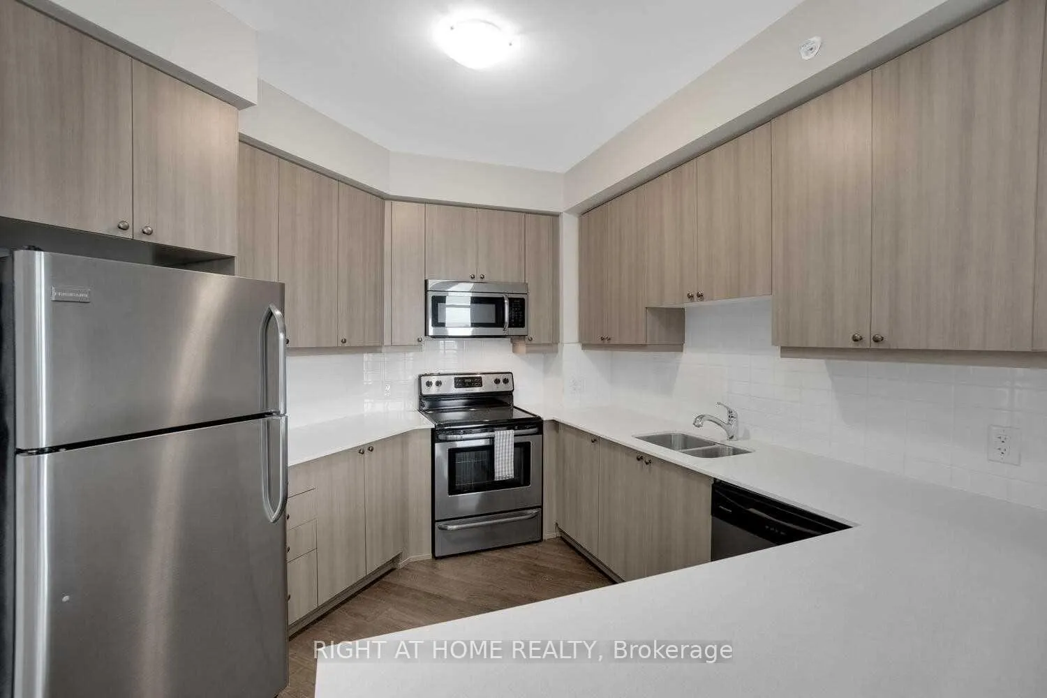 Photo 11 of Unit 305, 24 Woodstream Boulevard, Vaughan, Vaughan Grove — HOMEH