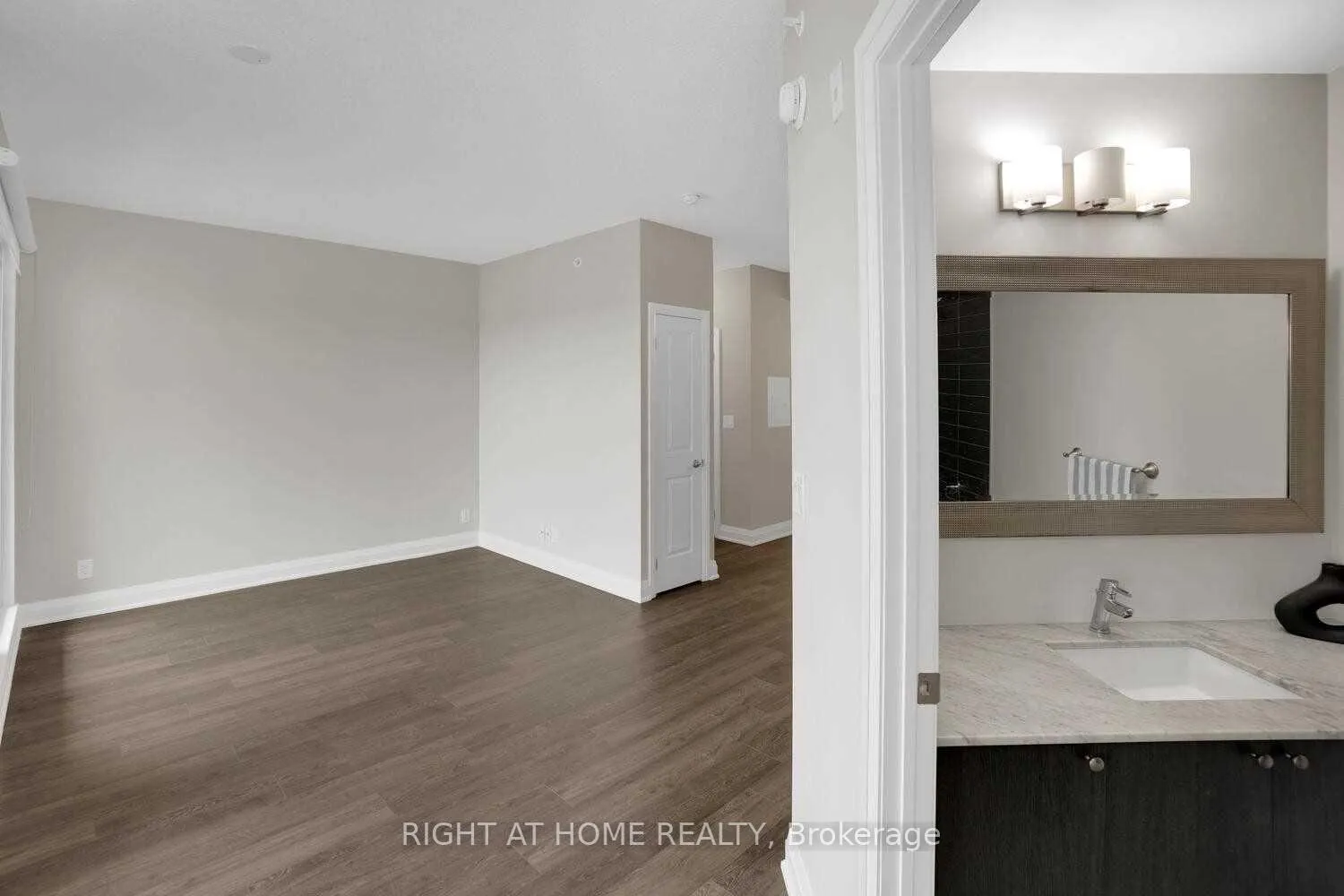 Photo 17 of Unit 305, 24 Woodstream Boulevard, Vaughan, Vaughan Grove — HOMEH