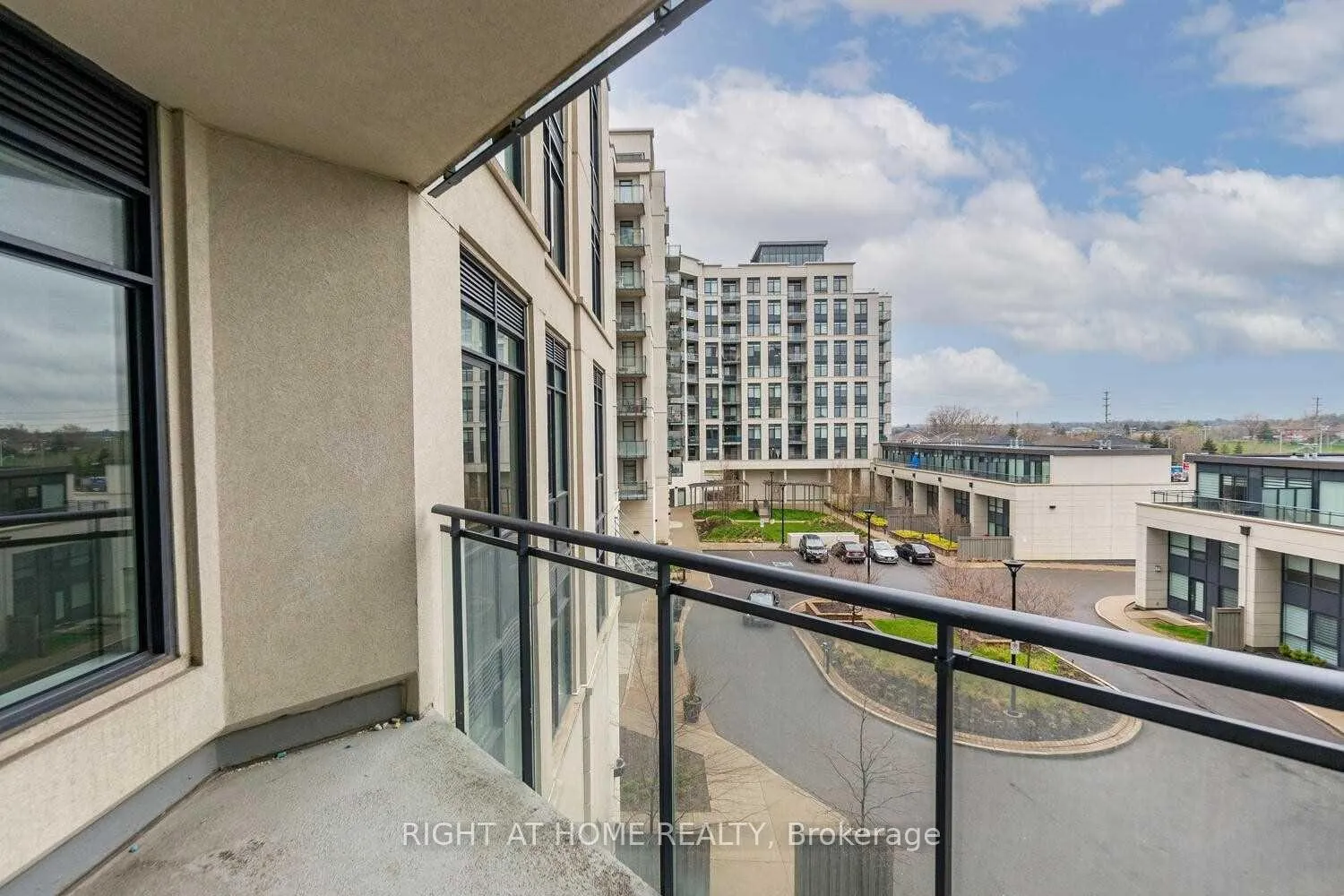 Photo 24 of Unit 305, 24 Woodstream Boulevard, Vaughan, Vaughan Grove — HOMEH