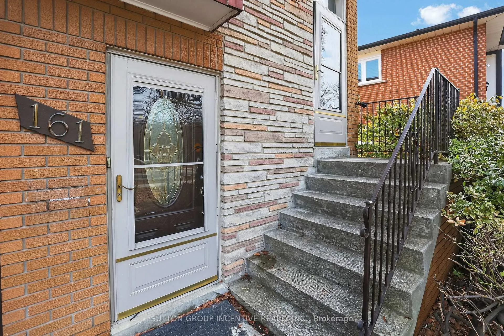 Photo 2 of 161 Harold Street, Brampton, Brampton South — HOMEH