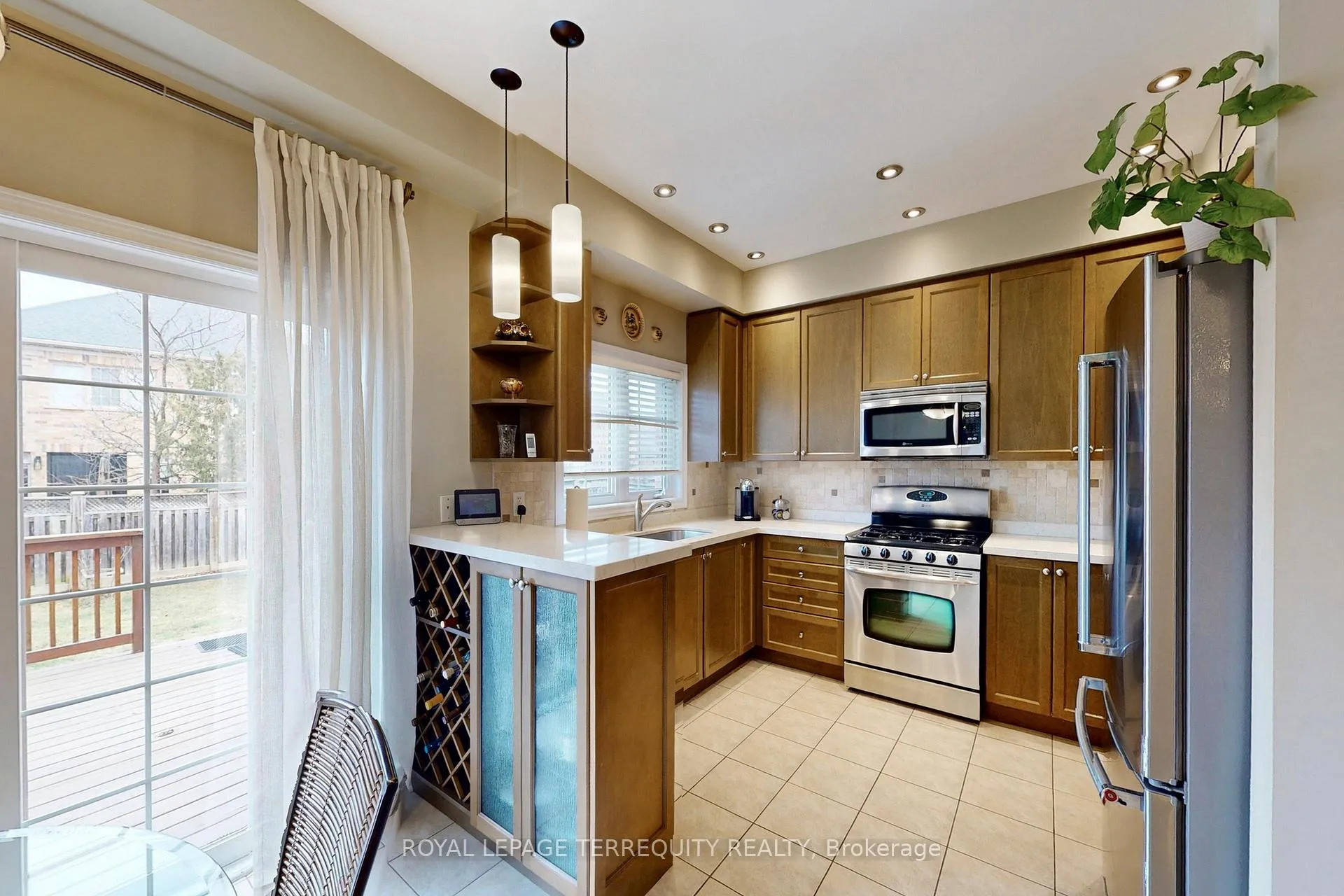 Photo 6 of 51 Donzi Lane, Vaughan, Patterson — HOMEH
