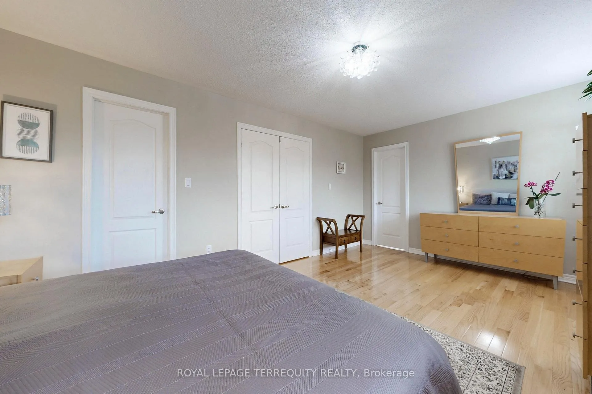 Photo 11 of 51 Donzi Lane, Vaughan, Patterson — HOMEH