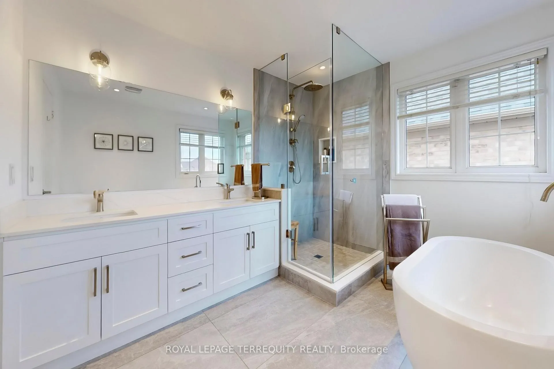 Photo 12 of 51 Donzi Lane, Vaughan, Patterson — HOMEH