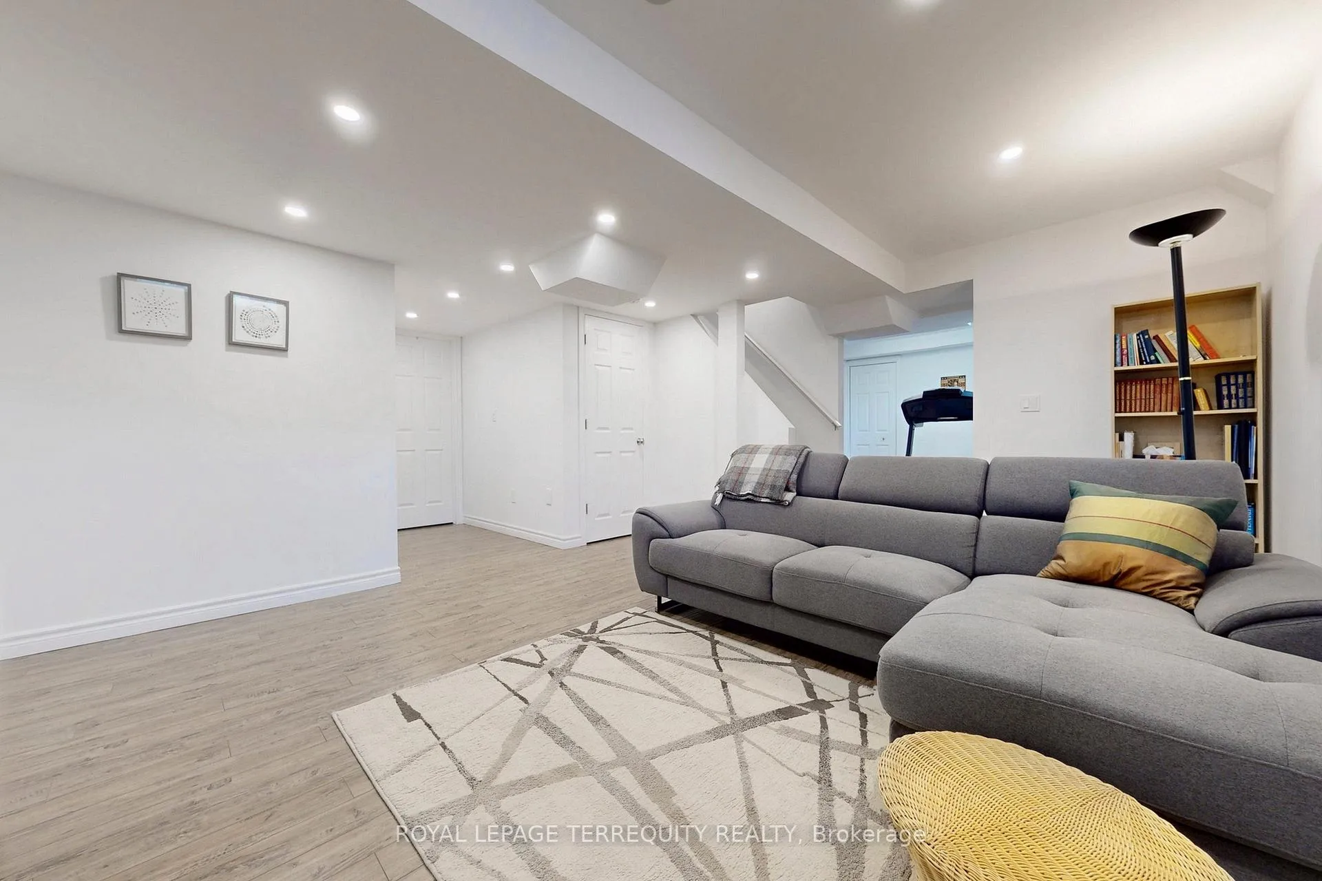 Photo 21 of 51 Donzi Lane, Vaughan, Patterson — HOMEH