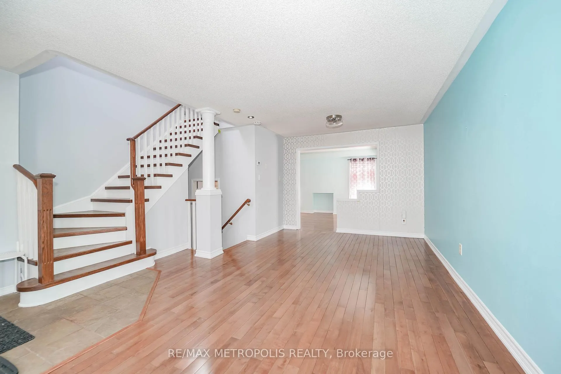 Photo 6 of 15 Lilley Avenue, Ajax, South East — HOMEH