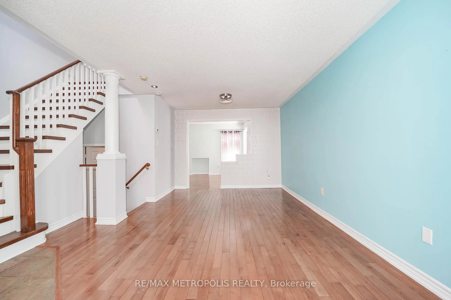 Photo 8 of 15 Lilley Avenue, Ajax, South East — HOMEH