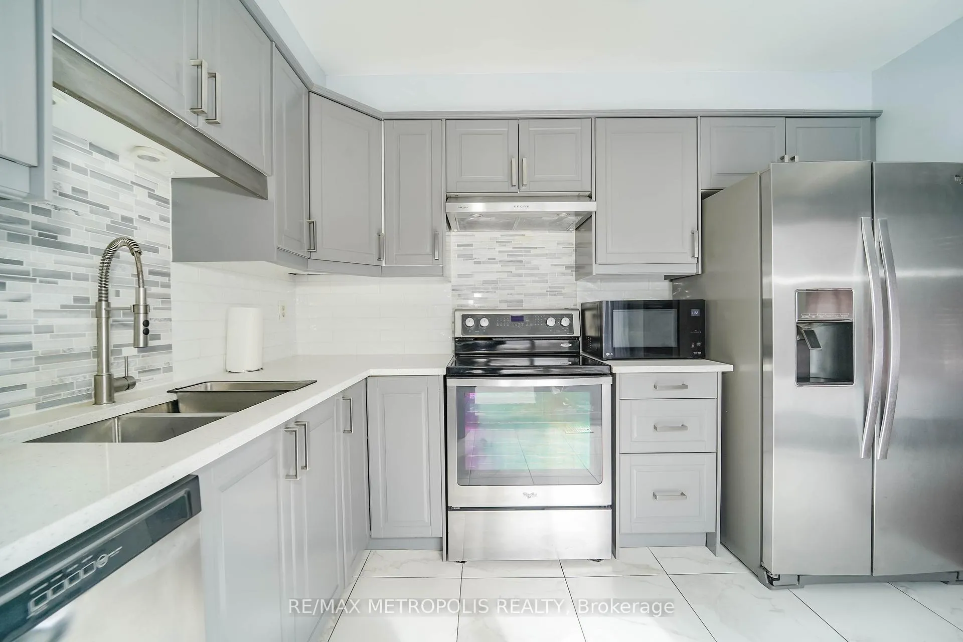 Photo 13 of 15 Lilley Avenue, Ajax, South East — HOMEH