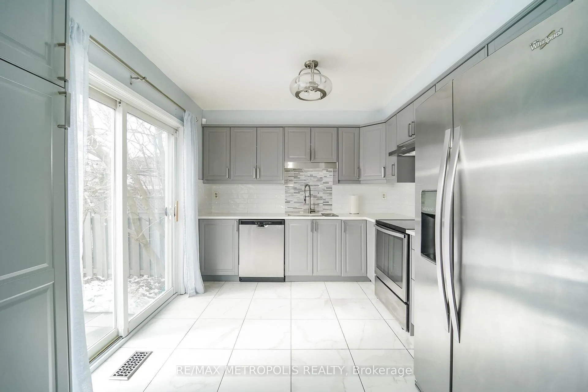 Photo 14 of 15 Lilley Avenue, Ajax, South East — HOMEH