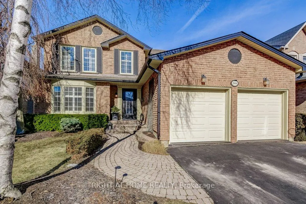 Photo 3 of 2444 Butternut Crescent, Burlington, Headon — HOMEH