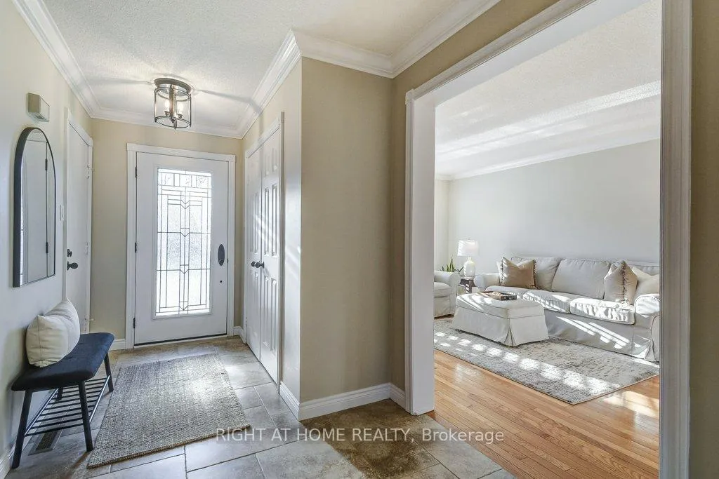 Photo 5 of 2444 Butternut Crescent, Burlington, Headon — HOMEH