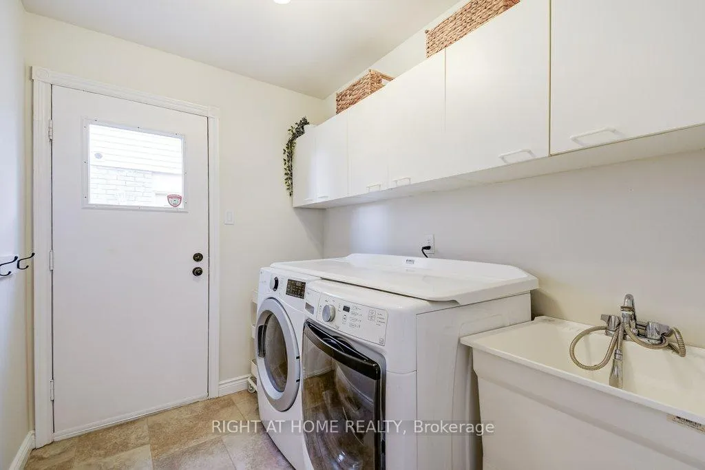 Photo 11 of 2444 Butternut Crescent, Burlington, Headon — HOMEH
