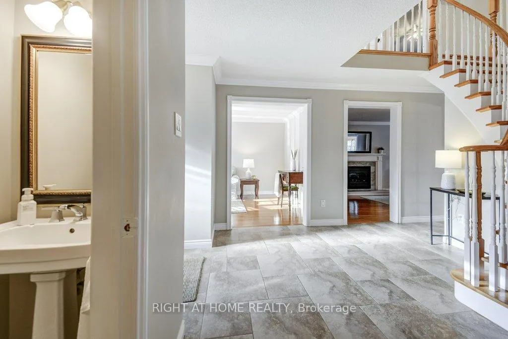 Photo 12 of 2444 Butternut Crescent, Burlington, Headon — HOMEH