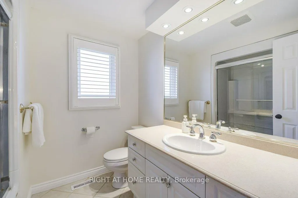 Photo 24 of 2444 Butternut Crescent, Burlington, Headon — HOMEH