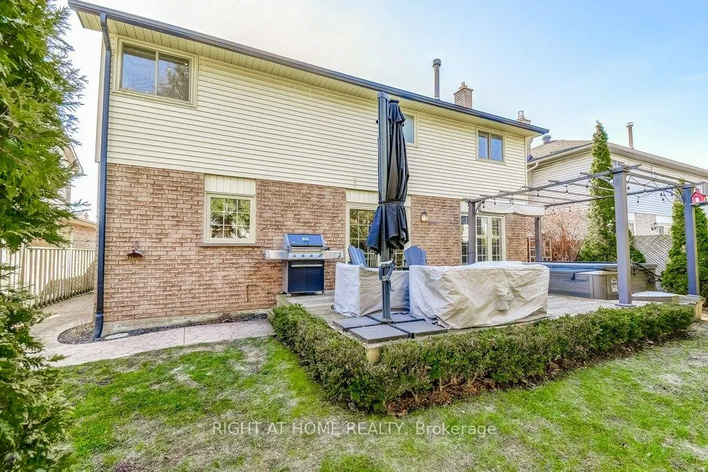 Photo 47 of 2444 Butternut Crescent, Burlington, Headon — HOMEH