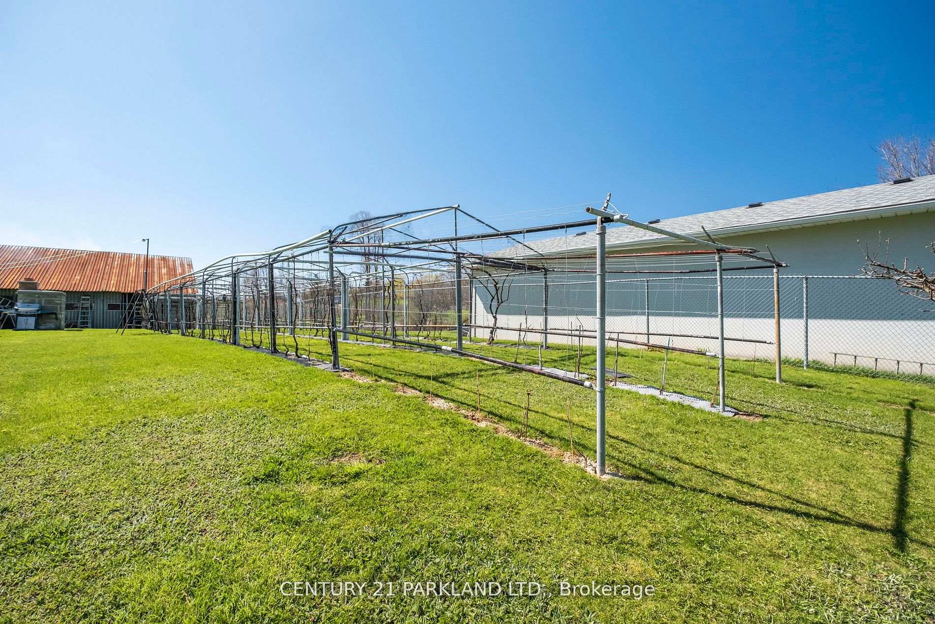 Photo 10 of 14420 Jane Street, King, Rural King — HOMEH