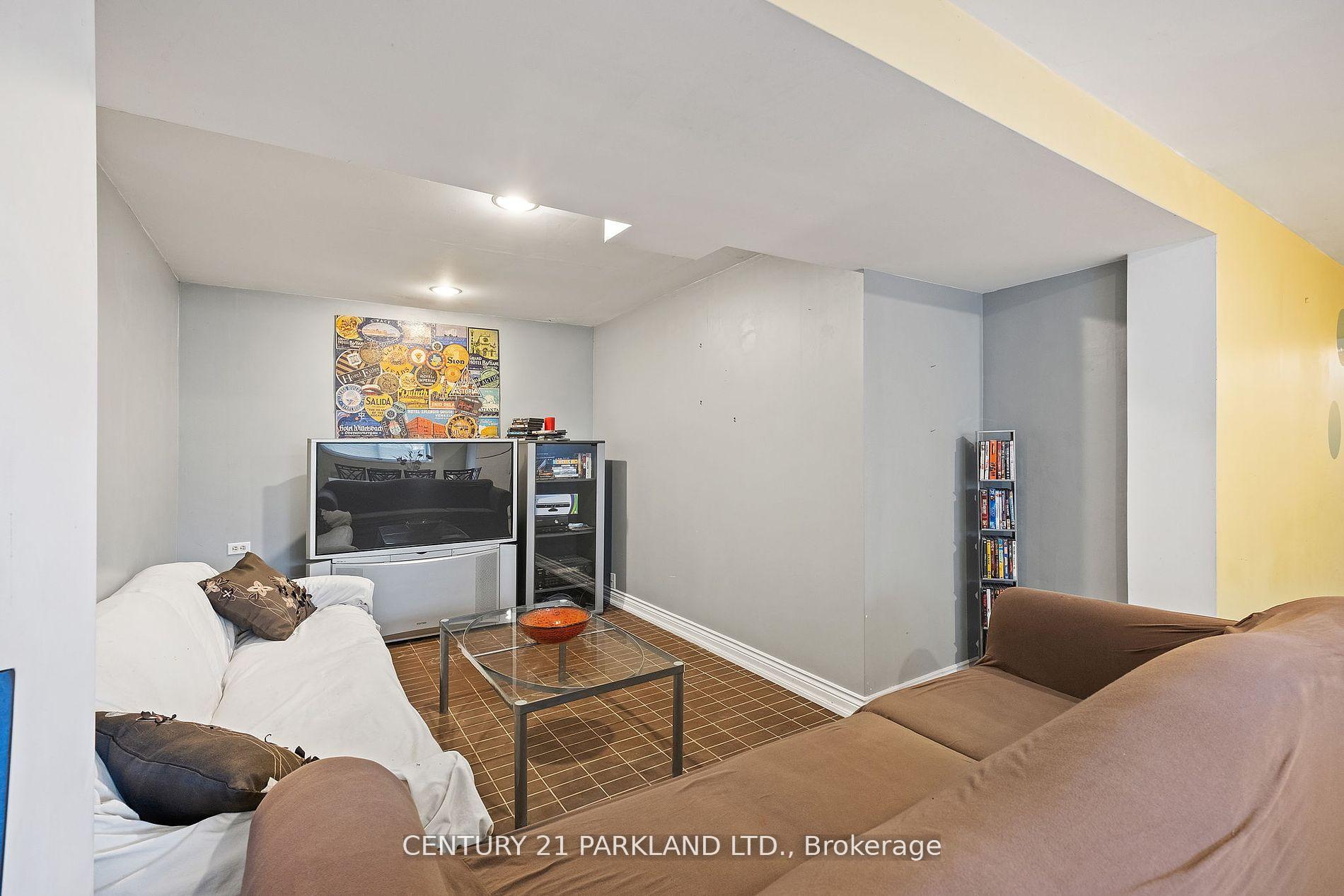 Photo 16 of 14420 Jane Street, King, Rural King — HOMEH