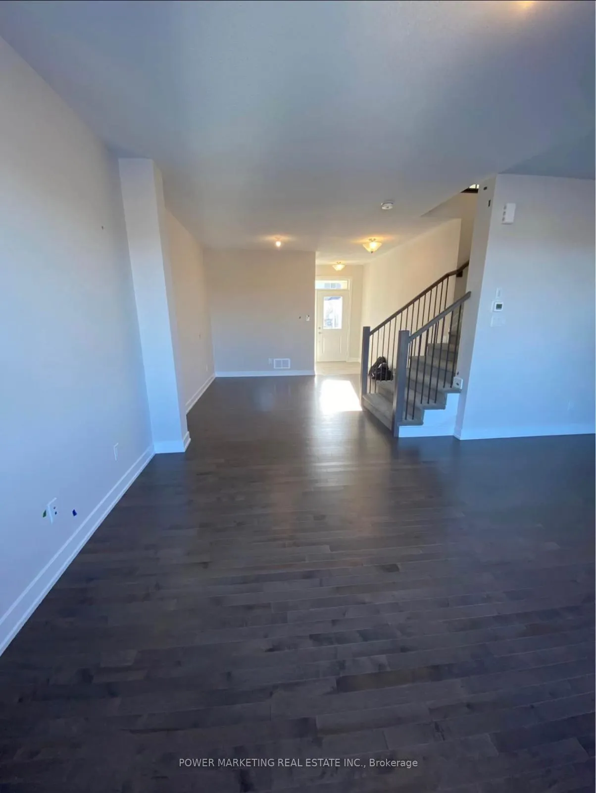 Photo 2 of 212 Argonaut Circle, Ottawa, Chapel Hill South - Orleans Village — HOMEH