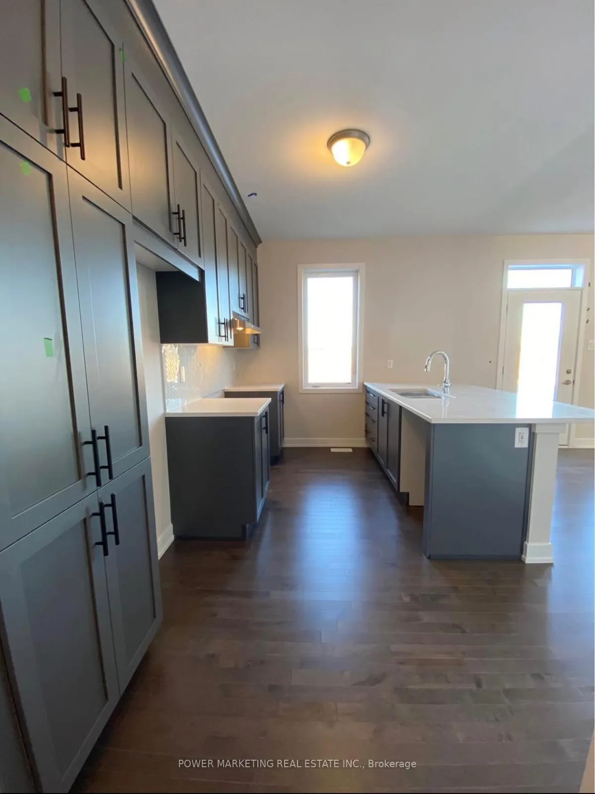 Photo 4 of 212 Argonaut Circle, Ottawa, Chapel Hill South - Orleans Village — HOMEH