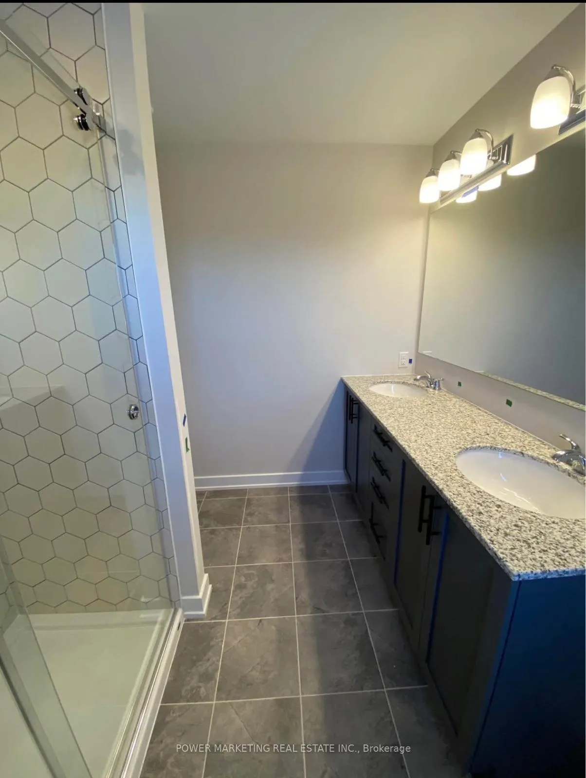 Photo 6 of 212 Argonaut Circle, Ottawa, Chapel Hill South - Orleans Village — HOMEH
