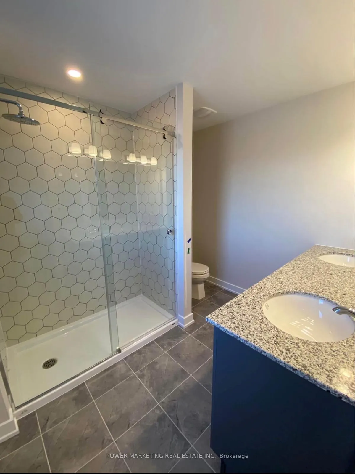 Photo 7 of 212 Argonaut Circle, Ottawa, Chapel Hill South - Orleans Village — HOMEH
