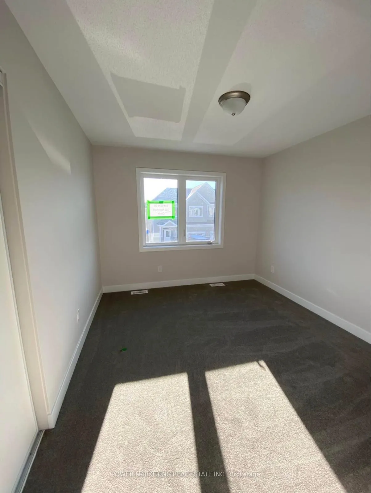 Photo 8 of 212 Argonaut Circle, Ottawa, Chapel Hill South - Orleans Village — HOMEH