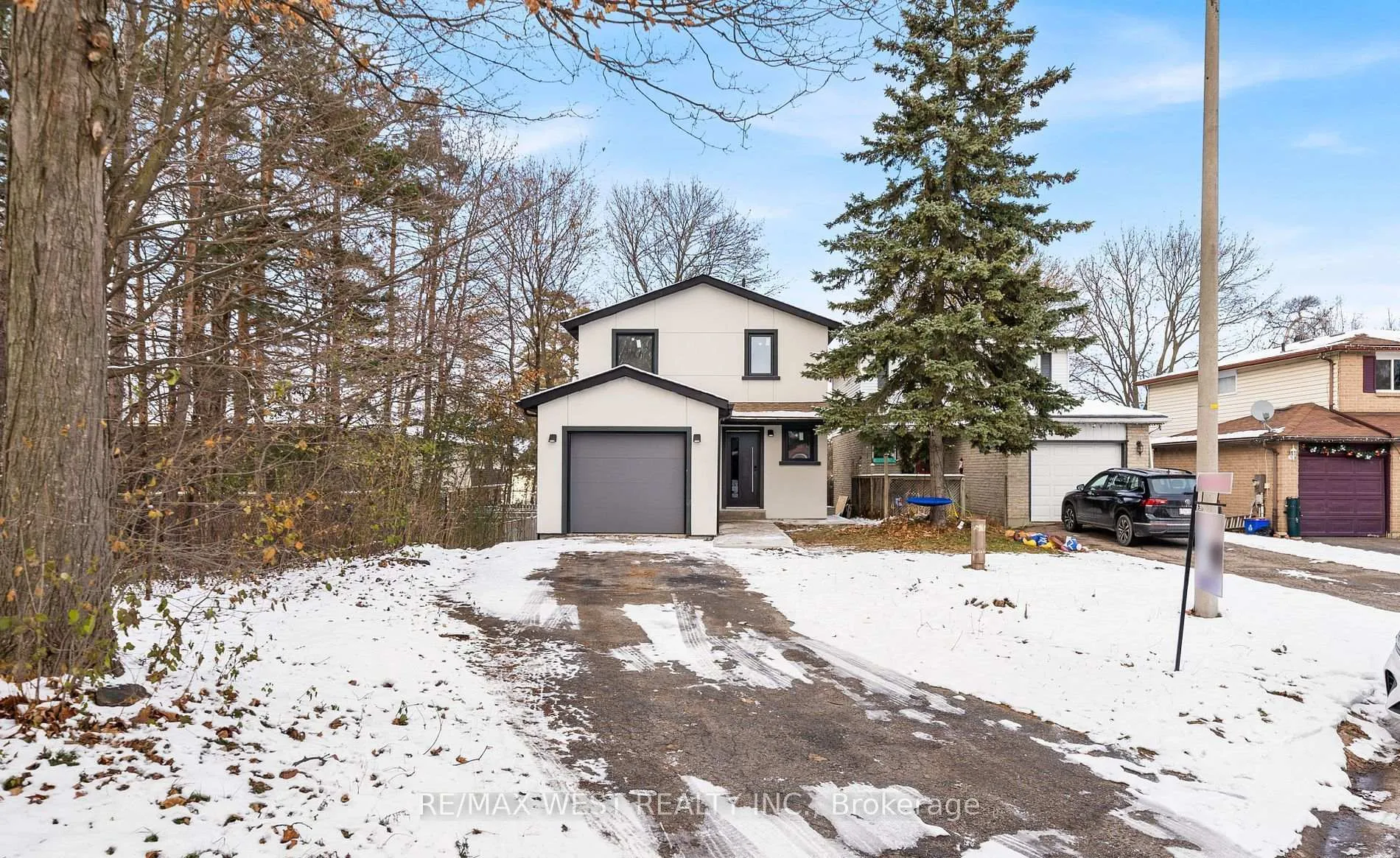 Photo 2 of Unit Main, 36 Wilson Court, Barrie, Allandale Heights — HOMEH
