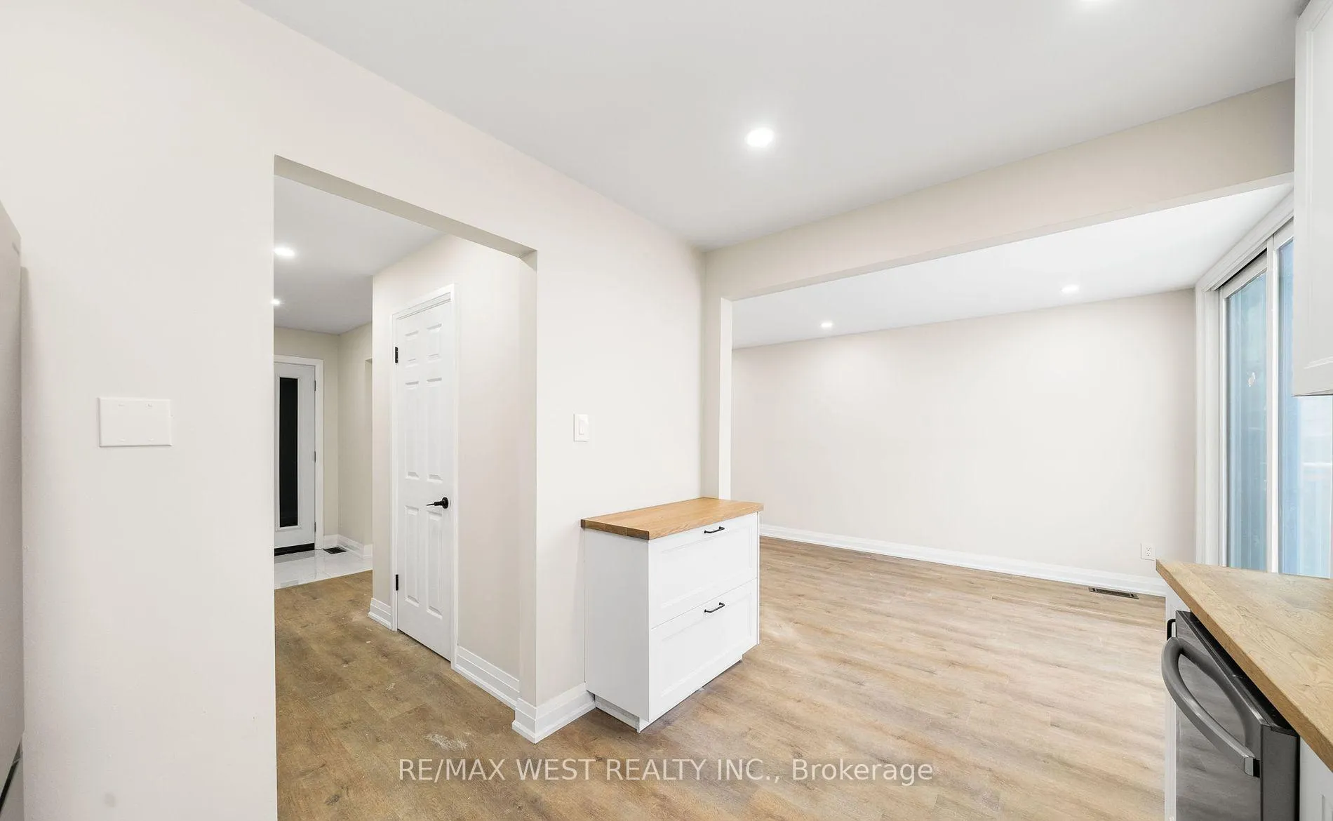 Photo 13 of Unit Main, 36 Wilson Court, Barrie, Allandale Heights — HOMEH